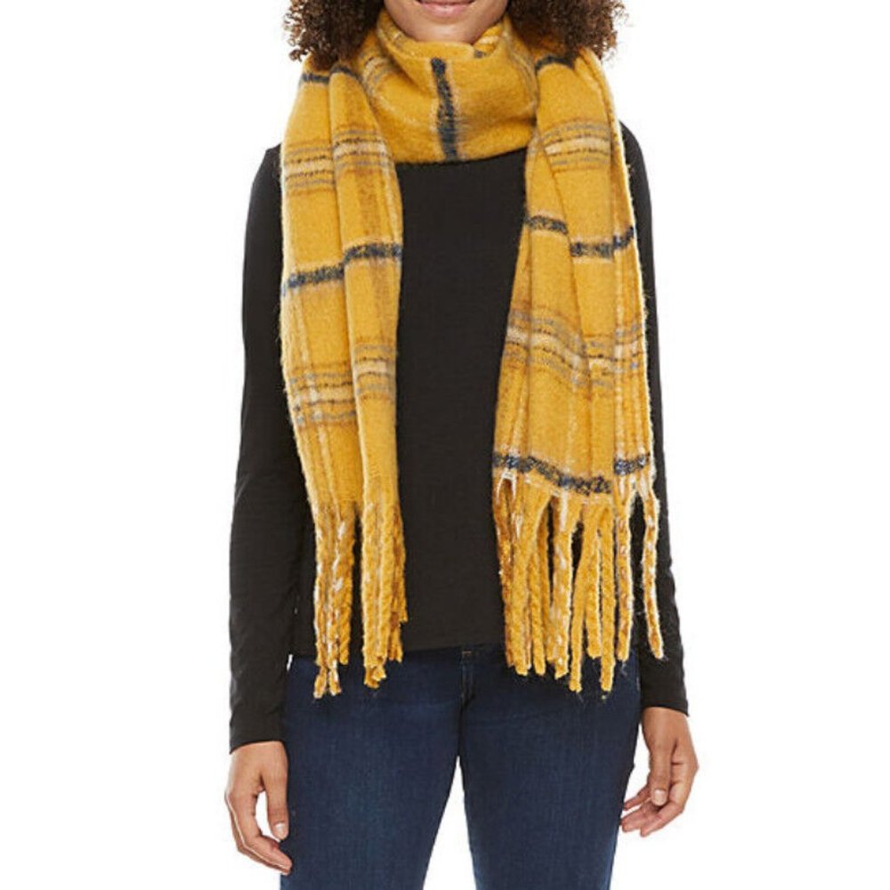 Yellow Mustard Scarf Fringe Oblong Cold Weather Cozy Scarf NWT Oliver Plaid